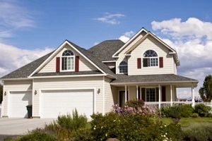 home with vinyl siding in bright sunny day